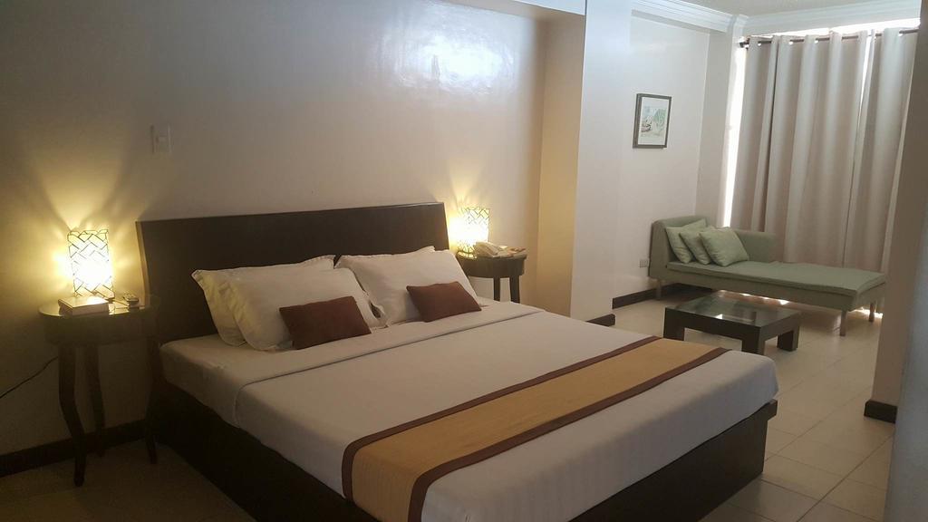 Hotel Tavern Surigao Exterior photo