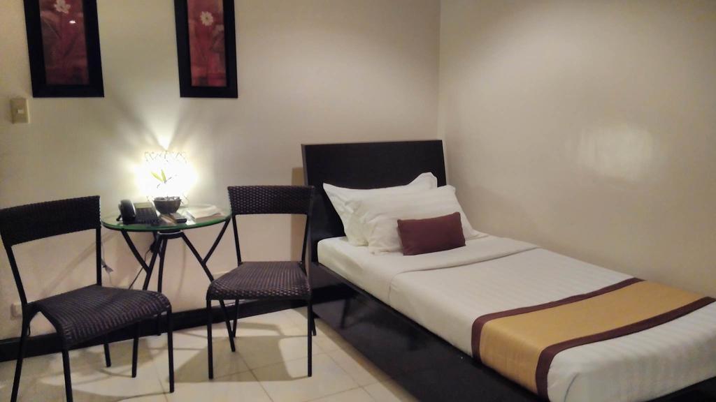 Hotel Tavern Surigao Exterior photo